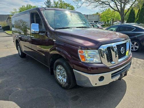 2013 Nissan NV Passenger NV3500 HD SL V8
