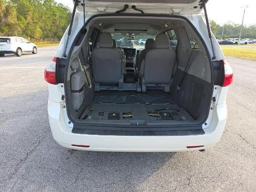 2017 Toyota Sienna XLE Premium