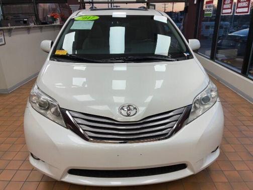 2017 Toyota Sienna XLE Premium