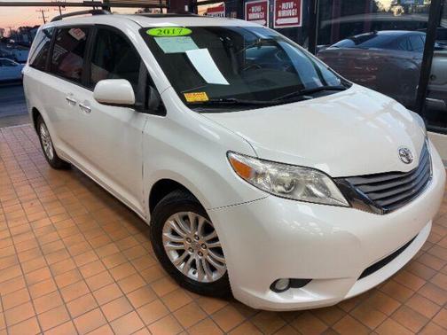 2017 Toyota Sienna XLE Premium