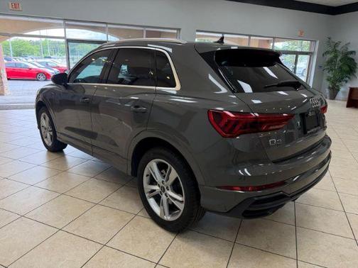 Chronos Gray Metallic 2021 Audi Q3 45 S line Premium