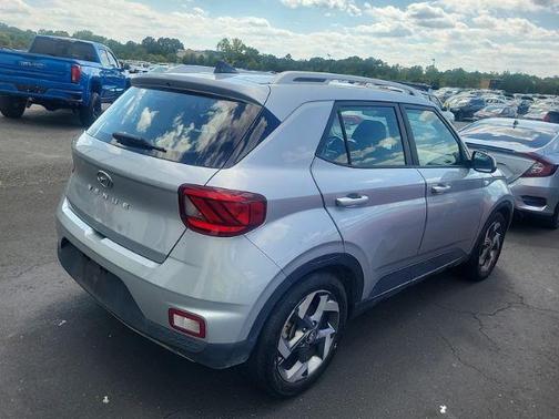 2021 Hyundai VENUE SEL