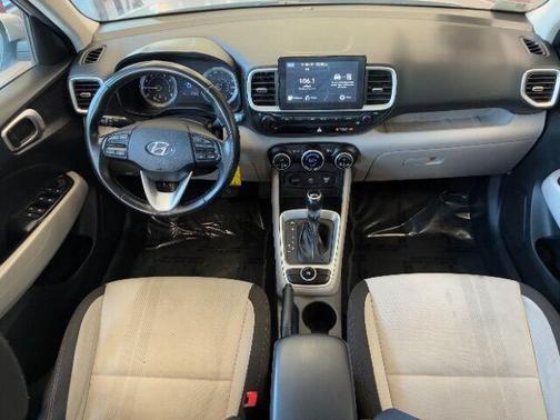 2021 Hyundai VENUE SEL