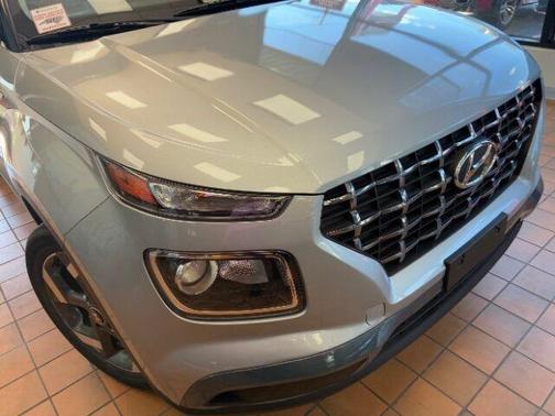 2021 Hyundai VENUE SEL