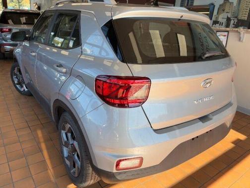 2021 Hyundai VENUE SEL