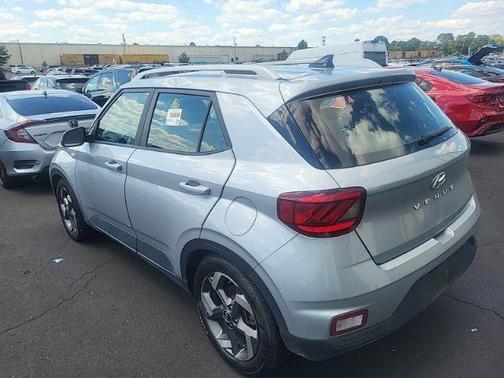 2021 Hyundai VENUE SEL