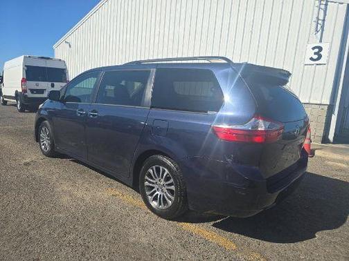 2018 Toyota Sienna XLE Premium