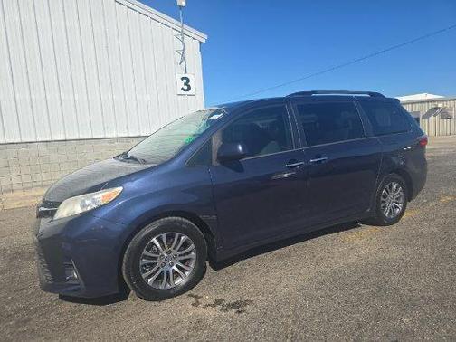 2018 Toyota Sienna XLE Premium