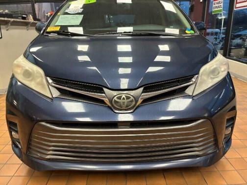 2018 Toyota Sienna XLE Premium