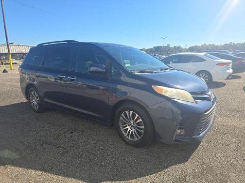 2018 Toyota Sienna XLE Premium
