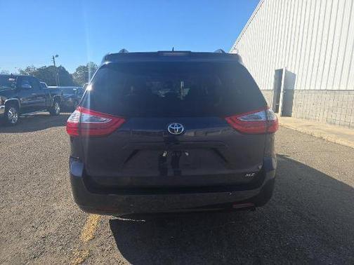 2018 Toyota Sienna XLE Premium