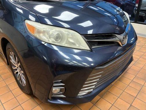 2018 Toyota Sienna XLE Premium
