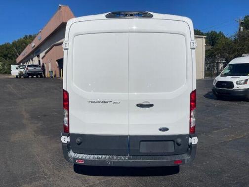 2018 Ford Transit-250 148 WB Medium Roof Cargo
