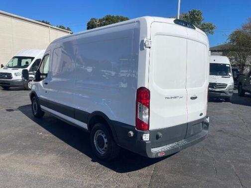 2018 Ford Transit-250 148 WB Medium Roof Cargo