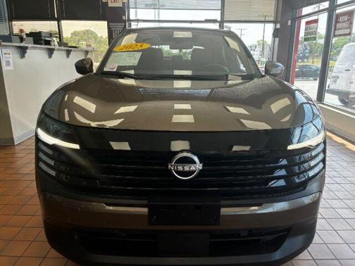 Canyon Bronze M 2025 Nissan Kicks SV