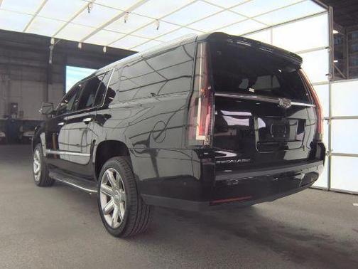 2018 Cadillac Escalade ESV Luxury