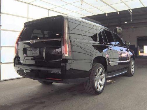 2018 Cadillac Escalade ESV Luxury