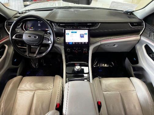 Bright White Clearcoat 2022 Jeep Grand Cherokee Overland