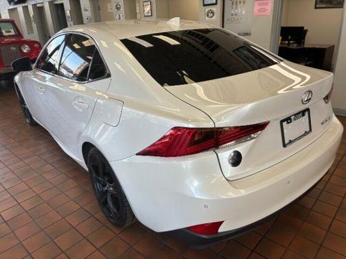 2018 Lexus IS 300 Base