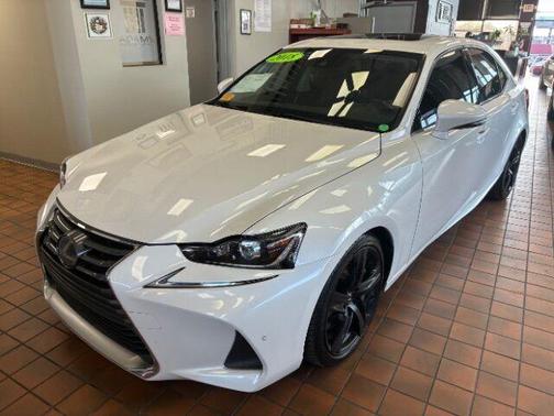 2018 Lexus IS 300 Base