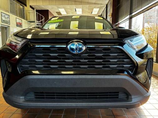 2023 Toyota RAV4 Hybrid XLE