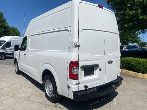 2017 Nissan NV Cargo NV2500 HD S V6/S V8