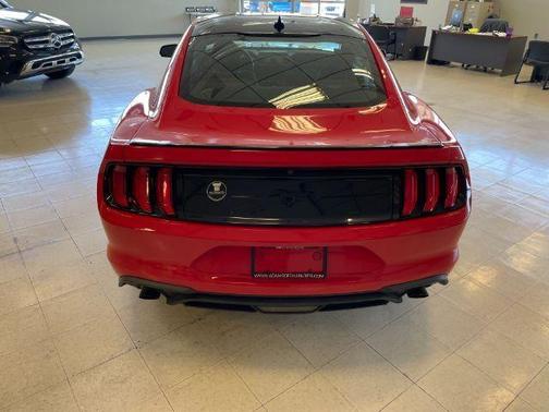 2021 Ford Mustang EcoBoost