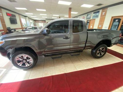 2020 Toyota Tacoma SR