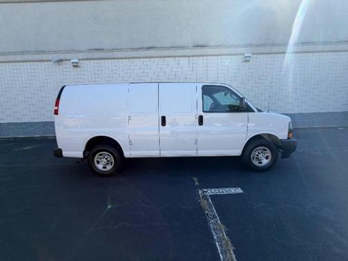 Summit White 2020 Chevrolet Express 2500 Work Van