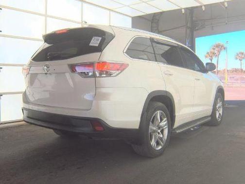 2016 Toyota Highlander Limited Platinum