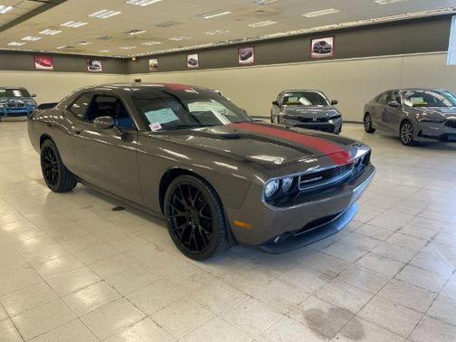 Granite Crystal Clearcoat Metallic 2014 Dodge Challenger SXT