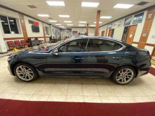 2022 Genesis G70 2.0T