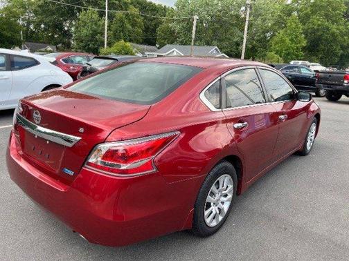 Photo 5 of 17 of 2014 Nissan Altima 2.5 S