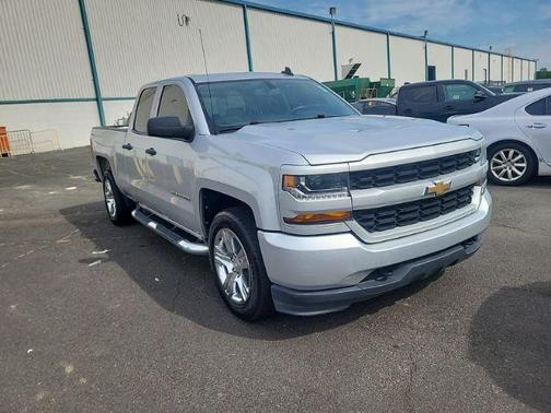 Silver Ice Metallic 2018 Chevrolet Silverado 1500 Custom