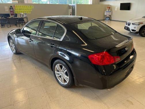 2011 INFINITI G37x Base
