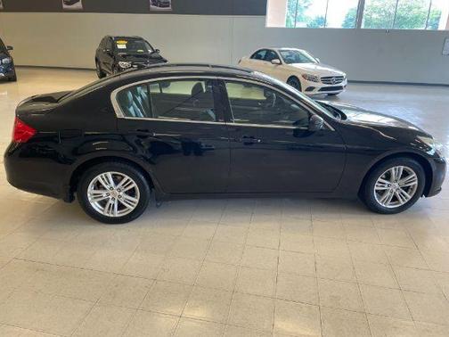 2011 INFINITI G37x Base