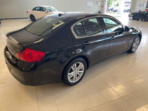 2011 INFINITI G37x Base