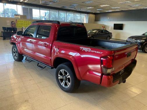 Barcelona Red Metallic 2018 Toyota Tacoma TRD Sport