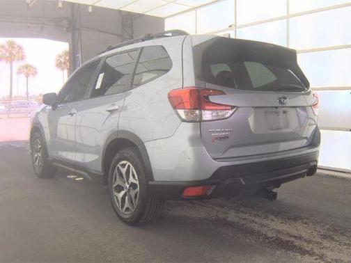 Ice Silver Metallic 2020 Subaru Forester Premium