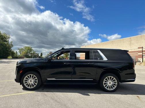2023 Cadillac Escalade ESV Premium Luxury