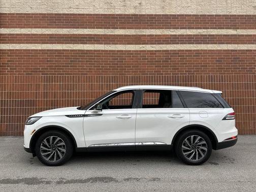 2025 Lincoln Aviator Premiere