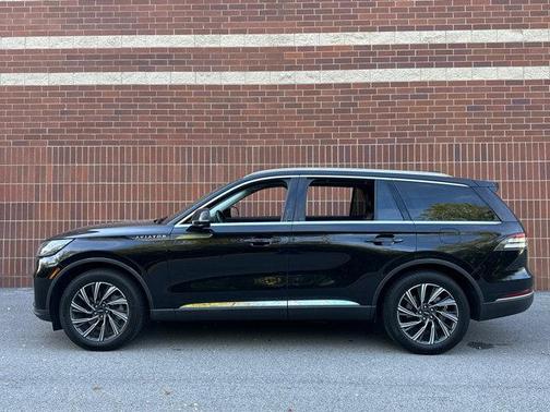 2025 Lincoln Aviator Livery