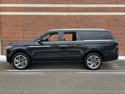 2025 Lincoln Navigator Reserve