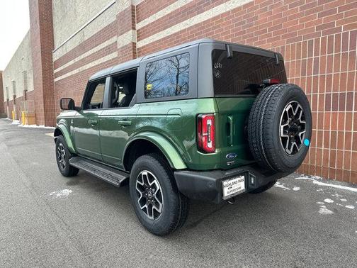 2025 Ford Bronco Outer Banks