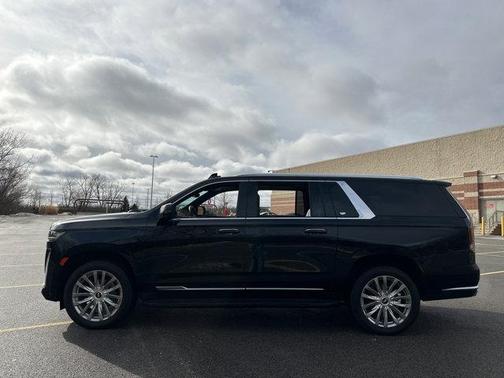 2023 Cadillac Escalade ESV Premium Luxury