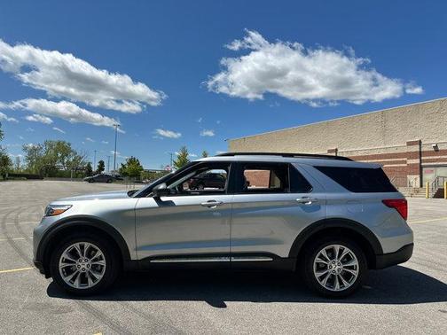 2022 Ford Explorer XLT