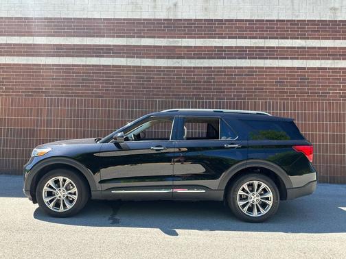 AGATE BLACK METALLIC 2023 Ford Explorer Limited