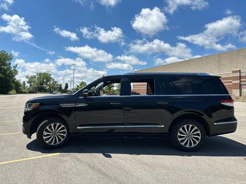 2024 Lincoln Navigator Premiere