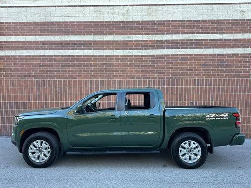 2023 Nissan Frontier SV