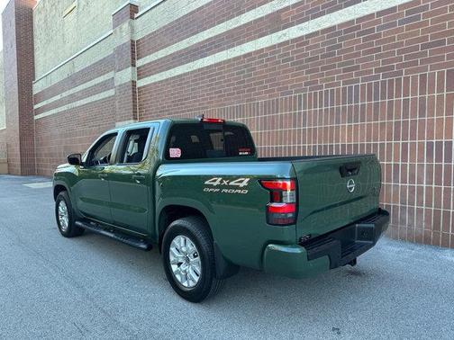 2023 Nissan Frontier SV